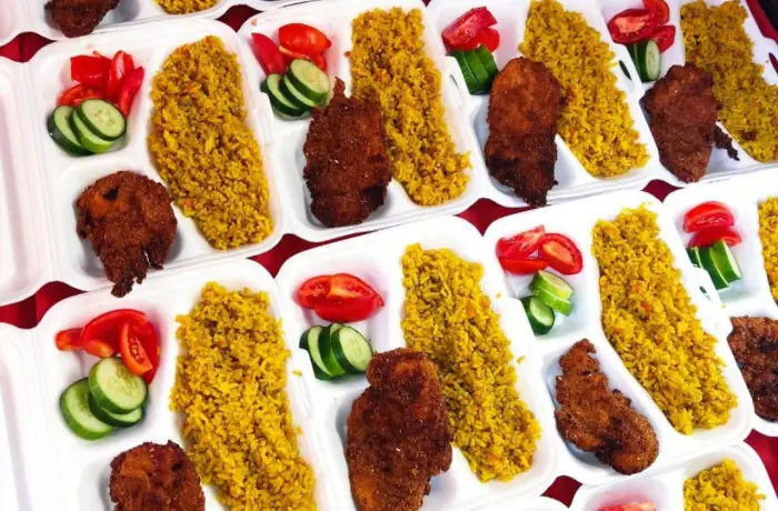 رحلة "فاطمة" من موائد الأفراح إلى إفطار الصائمين