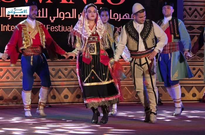 إيقاع منضبط في رقصة النسر لفرقة "مونتينيجرو" (ألبوم صور)