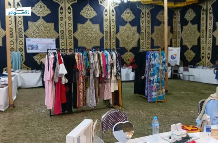 مشغولات يدوية.. مشروعات المعرض الثالث لـ "طريق المستقبل" بأسوان