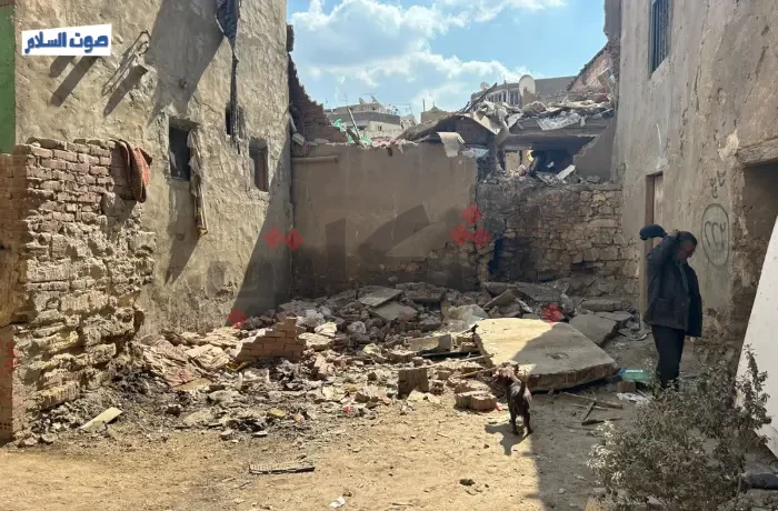 رئاسة حي مصر القديمة تهدم 3 منازل في "طبطباي" اليوم