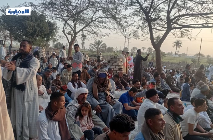 الآلاف يصلون عيد الفطر في مساجد المنيا وحضور لافت للعائلات