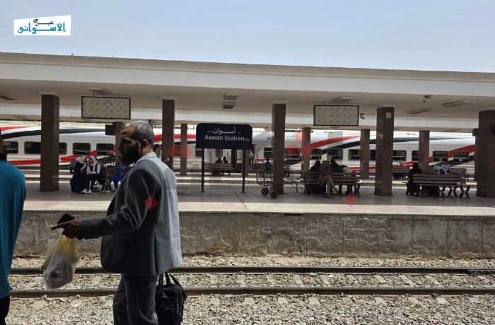 ارتفاع أسعار تذاكر القطارات يجبر مسافرين بينهم مرضى على تقليص رحلاتهم