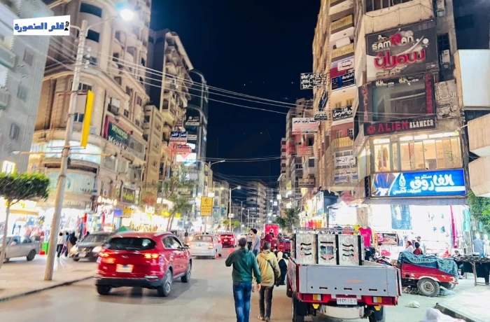 نقص المواصلات في شارع بورسعيد بالمنصورة.. أهالي: "نعتمد على التاكسي"