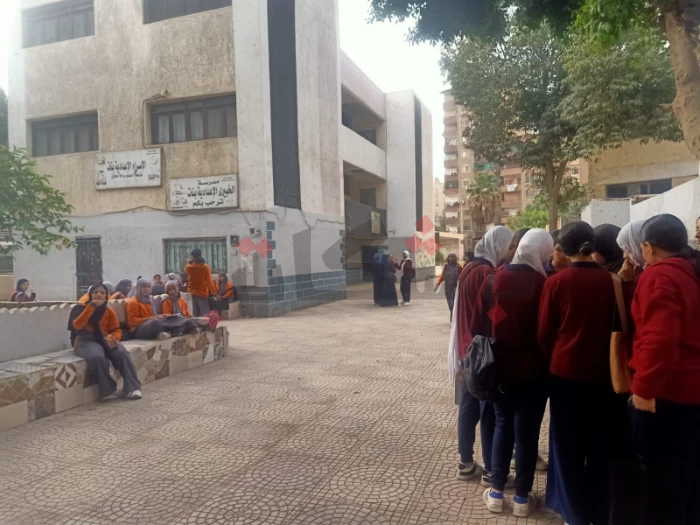 "الامتحان غير متوقع".. طلاب أولى إعدادي يشكون صعوبة الدراسات