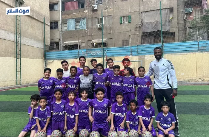 "أوتاكا".. مدرب يعيد الشغف لأشبال كرة القدم (فيديو)