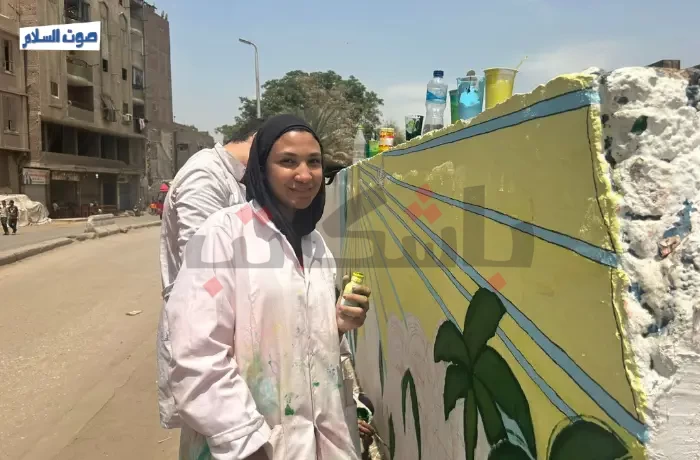 من مشروع تخرج إلى أثر فني.. "رحاب" توثق هُوية دار السلام عبر جدارية
