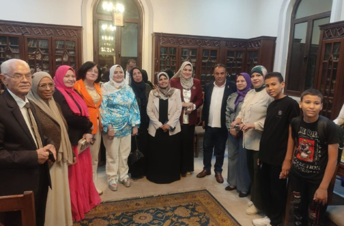 "المواطنة" تجمع أجيالًا مختلفة بمكتبة رفاعة الطهطاوي في سوهاج