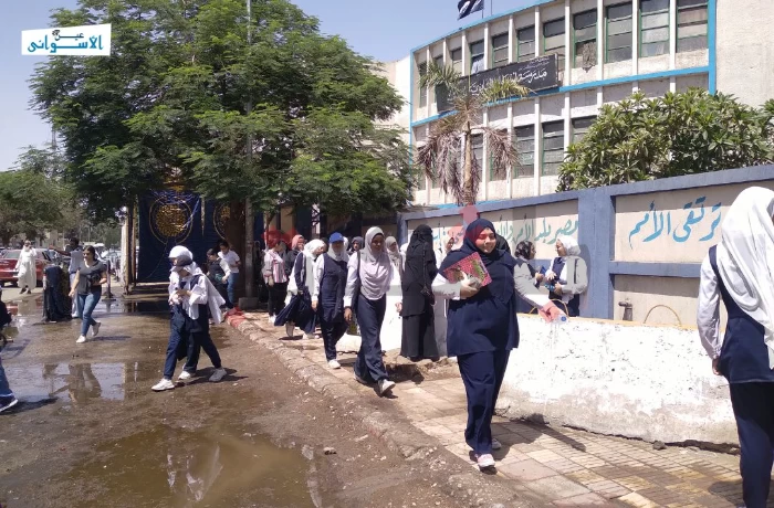 محافظ أسوان يخفض تنسيق الثانوي العام إلى 215 ويعدل الفني