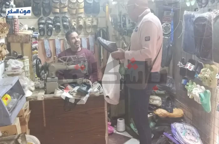 "شوبنج الغلابة".. شارع المصنع واجهة دار السلام للتسوق (ألبوم صور)