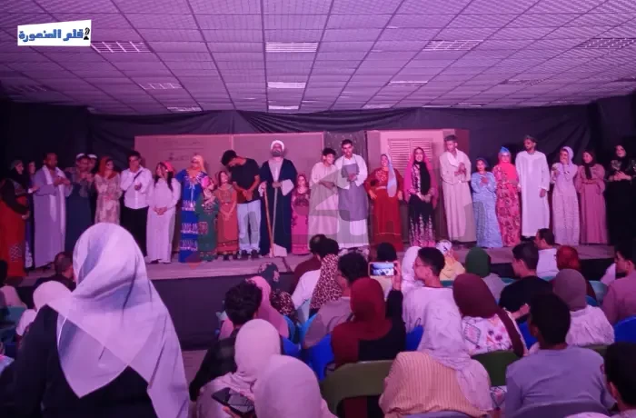 "جرى إيه يا عمدة".. مواهب شابة تتألق على مسرح استاد المنصورة