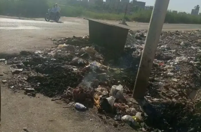 أهالي الحريدية بسوهاج يشكون تراكم القمامة: "صندوق واحد لا يكفي"