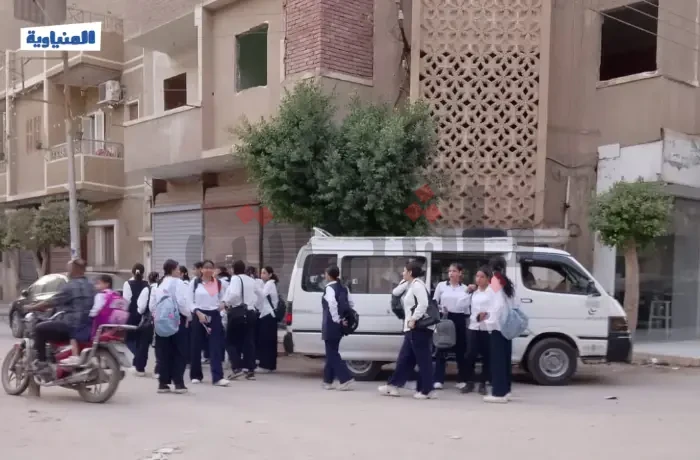 عام دراسي جديد.. فرحة وحماس بين طلاب مدارس ملوي (ألبوم صور)