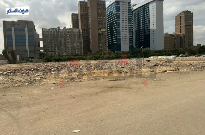 "الجسر البراني" بلا مخرج.. إغلاق الطريق يربك حركة السكان والطلاب