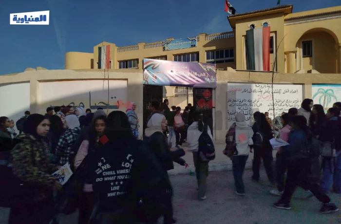 طلاب الشهادة الإعدادية بالمنيا يشكون صعوبة امتحان "الدراسات"