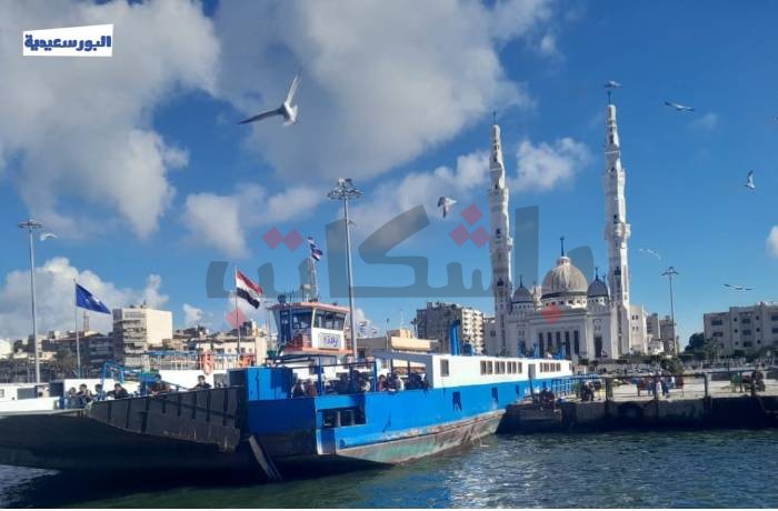 بين قارتين على "المعدية"