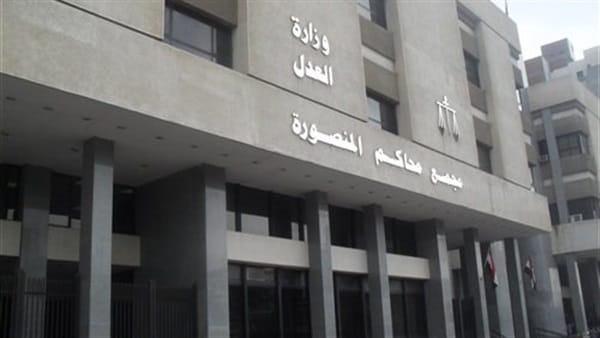 في أولى جلسات مقتل طالبة المنصورة.. 3 تناقضات بين أقوال المتهم في النيابة والمحكمة