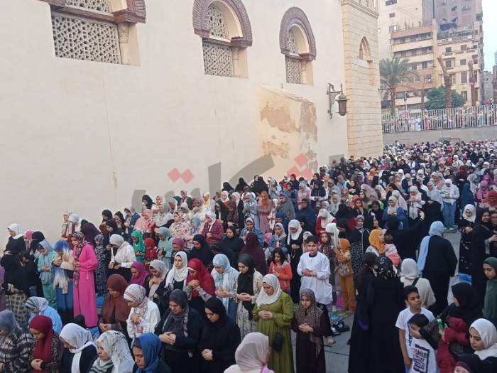 بالألعاب والحلوى.. أهالي دار السلام يحتفلون بالعيد