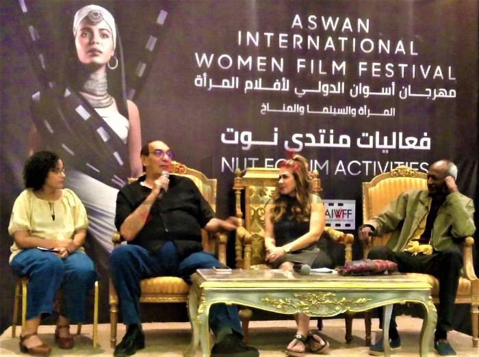 فعاليات "أسوان الدولي".. ابنة يوسف إدريس: نظرة والدي للمرأة تغيرت بعد إنجابي