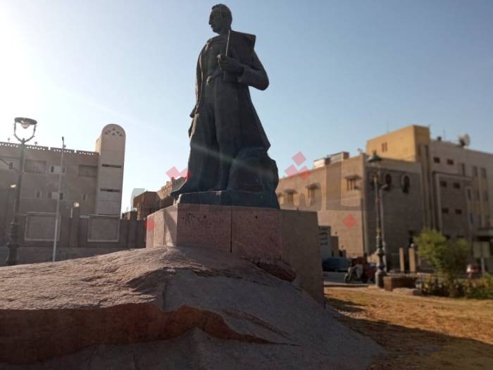 زيارة إلى ضريح راهب الأدب .. العقاد