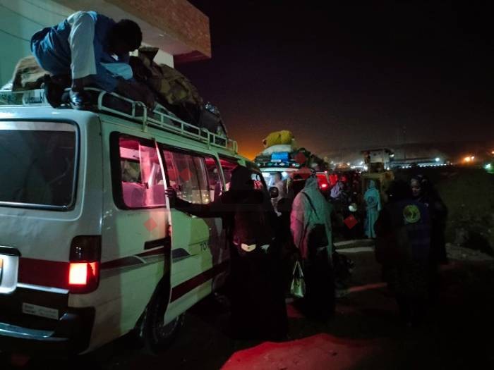 بعلم الوصول.. أمل السودانيات في لم الشمل