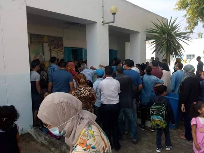 أجور معلمَّي بني خلاد.. بين الظروف الاستثنائية والاحتياجات المعيشية