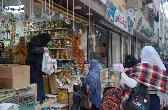 ارتفاع في أسعار فوانيس رمضان.. وزبائن: "هنعمله في البيت"