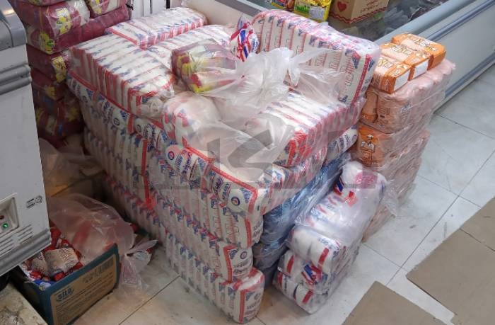 أزمة السكر.. مواطنون يخفضون استهلاكهم وينتظرون انفراجة