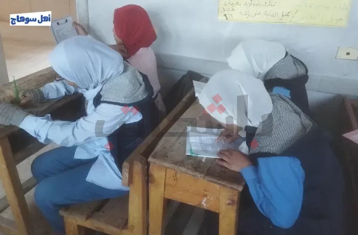 "صعب وغير متوازن".. طلاب الثاني الإعدادي ينتهون من امتحان اللغة الإنجليزية 