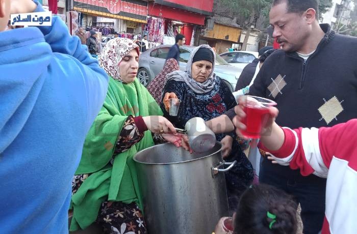 المديح يخيم على مولد السيدة زينب.. والمحبون يحكون ذكرياتهم