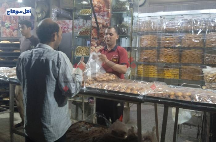 بعد انخفاض سعر الخبز.. الأهالي لم يطبق والمخابز: "دقيق العيش الفينو لسة غالي"