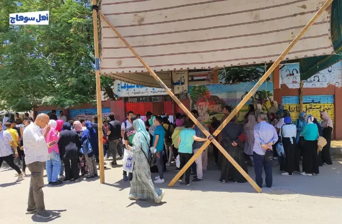 طلاب الأول الثانوي يشتكون صعوبة "العربي"