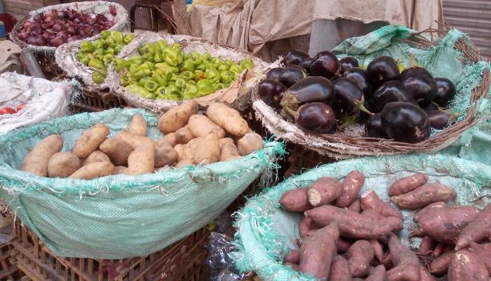 جولة في الأسوق .. تعرّف على أسعار الخضروات والفاكهة واللحوم في المنصورة