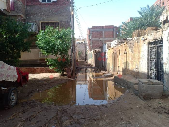 عقب سيول أمس .. انقطاع الكهرباء والمياه بأسوان