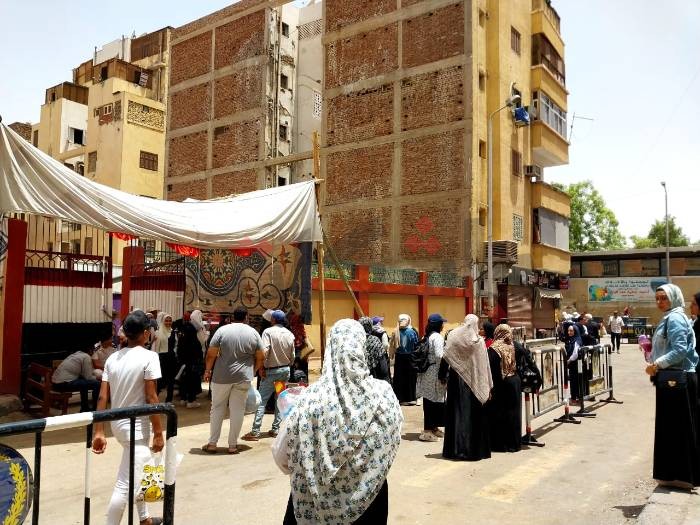 طلاب الثانوية العامة بأسوان: حُزن في "الكيمياء" و"فرحة" في الجغرافيا