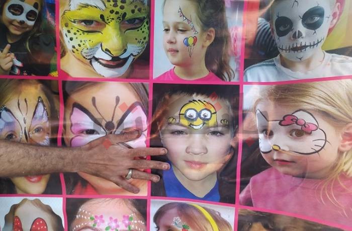 الأيام بالألوان.. محمود رسام وجوه الأطفال بخمسة جنيهات