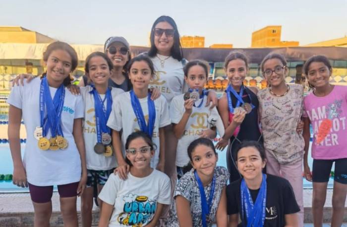 9 ميداليات لسبّاحي أسوان في ختام بطولة الصعيد للسباحة الصيفية