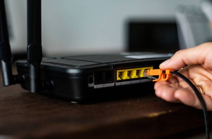 بين بنغازي والمنيا.. قلق وخوف بسبب "الانترنت"