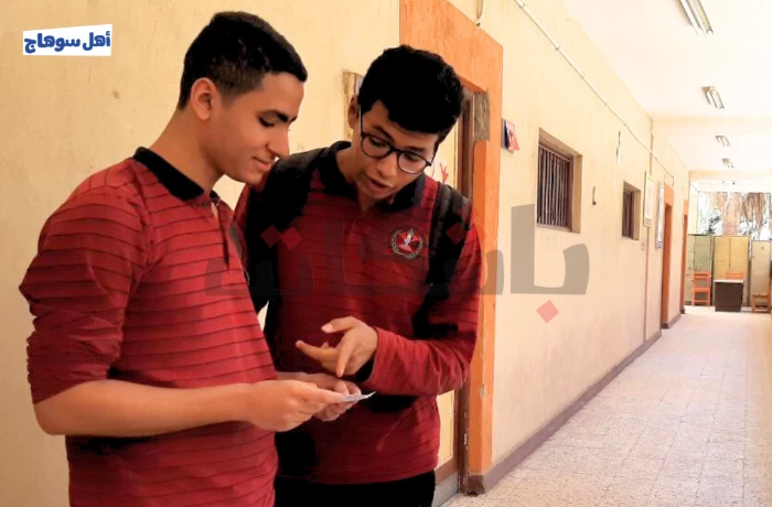 شكاوى من صعوبة "الانجليزي".. وطلاب: "فوجئنا بضيق مدة الامتحان"