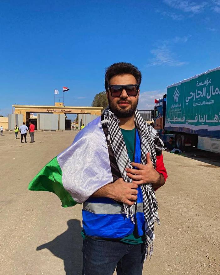 لدعم غزة.. عبدالله بين معبر رفح ومنزل العائلة