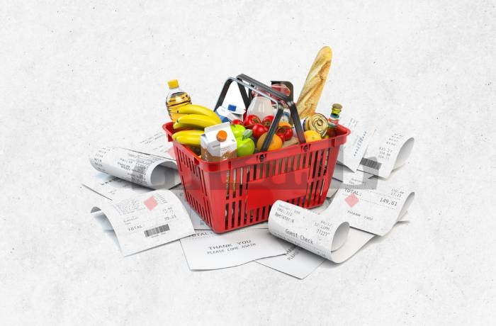 Boycotting restaurants and sharing food: the trick of expatriate students to cope with the high cost