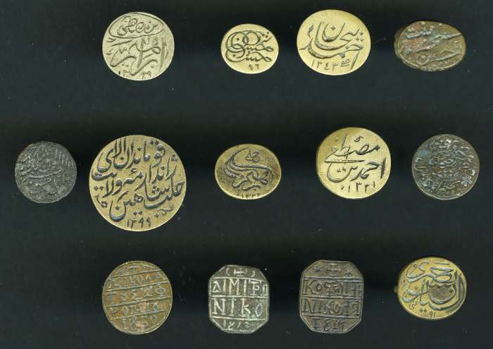 صناعة أختام النحاس.. حرفة تصمد أمام تكنولوجيا التوقيع الإليكتروي