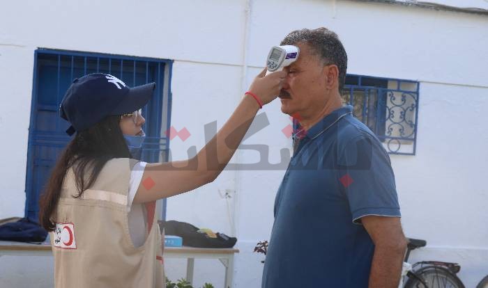 كي نصمد أمام متحورات "كورونا".. نحتاج إلى الوقاية والعلاج