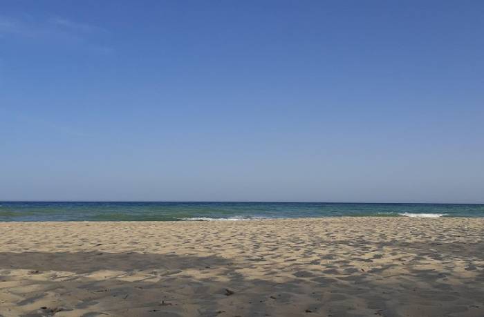 نصائح لتجنب الموجة الحارة في بني خلاد.. شُرب المياه بكثرة والمشي في الظل