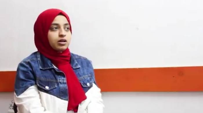 بنت المنصورة.. ركبت "سكوتر" هربًا من المواصلات فواجهت زحام الانتقادات