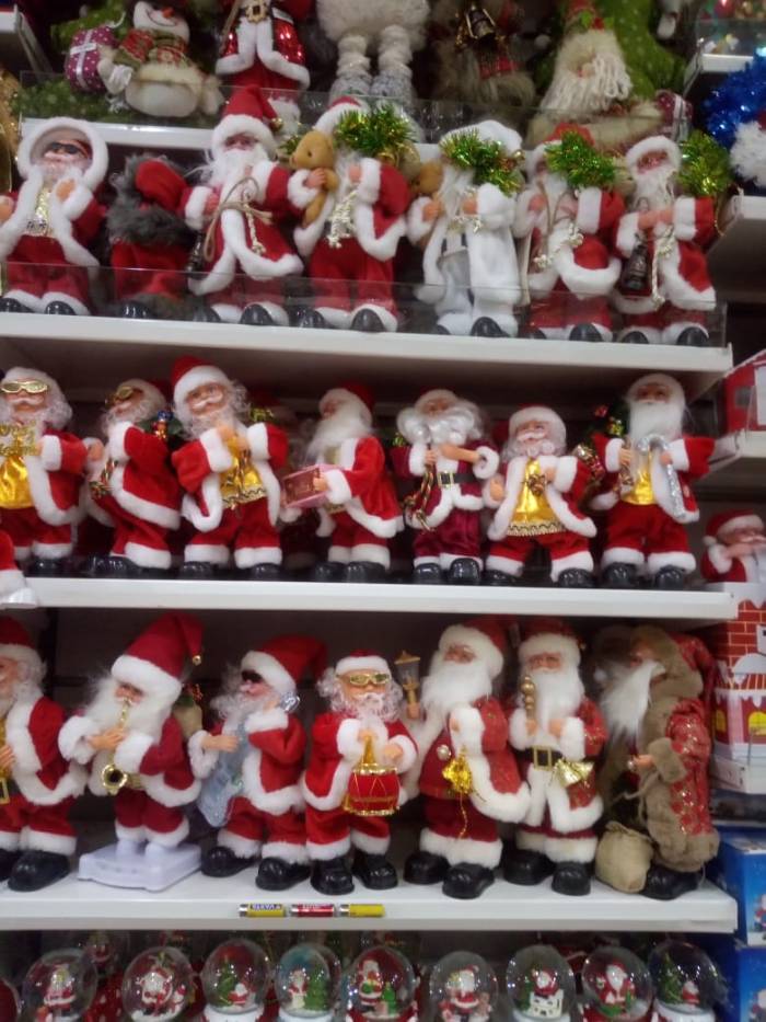 "بابا نويل".. صانع العجائب الذي لا يأكل اللحم