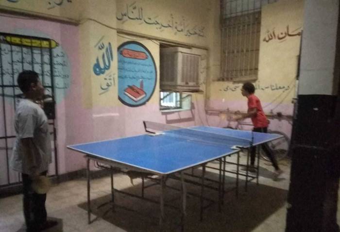 النادي الصيفي بمدرسة المواساة يجذب شباب أسوان