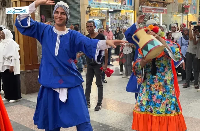 "الفنون الشعبية" تجوب أسوان احتفالاً بمهرجان تعامد الشمس (ألبوم صور)