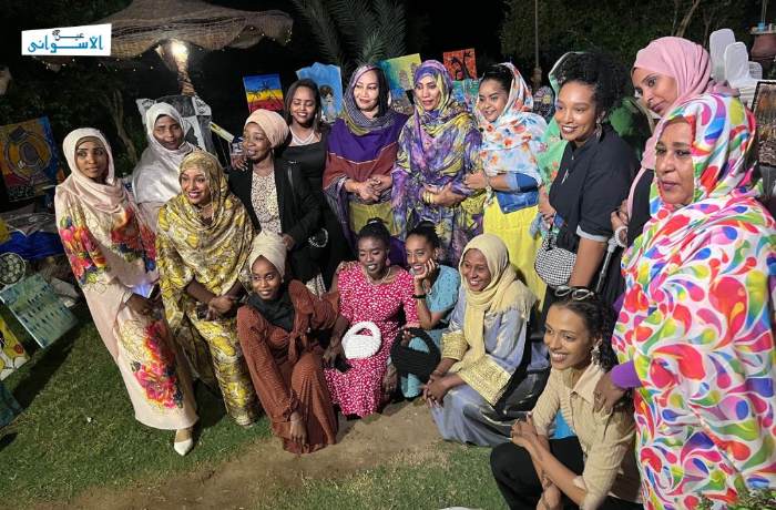 "العودة للجذور".. ختام إقامة السودانيات بأسوان في معرض فني مفتوح