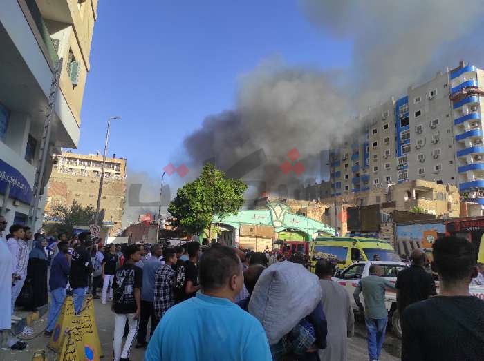 السيطرة على حريق "مول فيلة" وتقديم الرعاية لـ10 مصابين