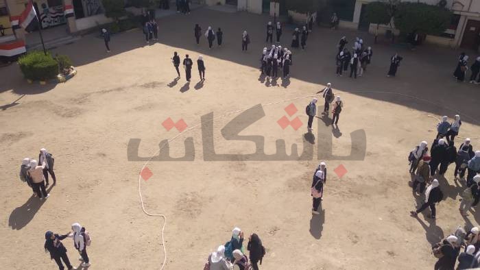 فرحة طلاب الصف الثالث الإعدادي بسهولة امتحان الجبر والإحصاء